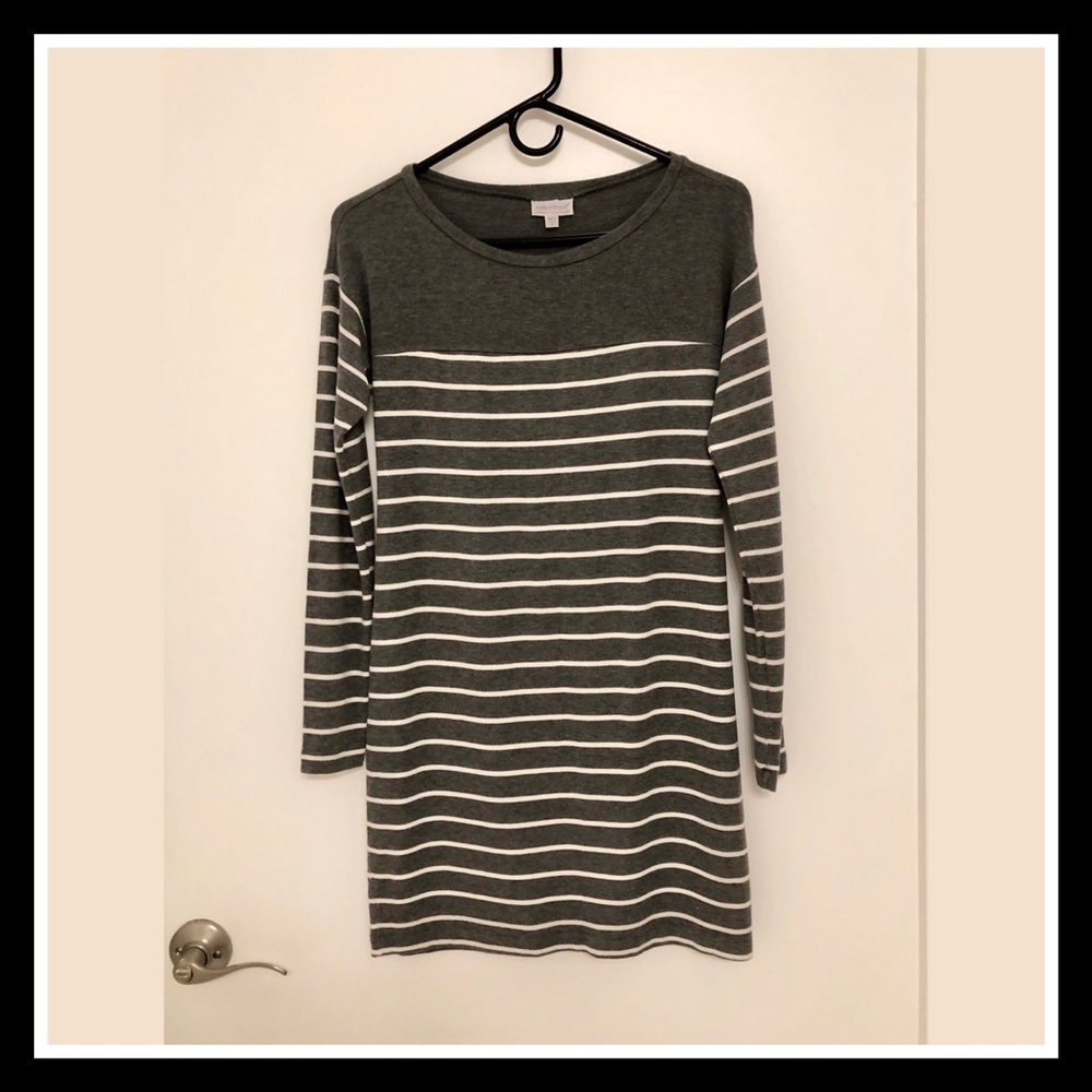 A pea in the pod maternity dress